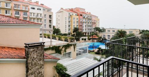 Jurere Apartment | Inviting Apartment with Balcony at IL Campanário Resort