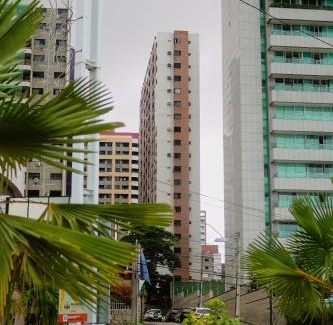 Meireles Apartment | Oceanfront Apartment with Balcony, Rated 9.5/10 by Guests