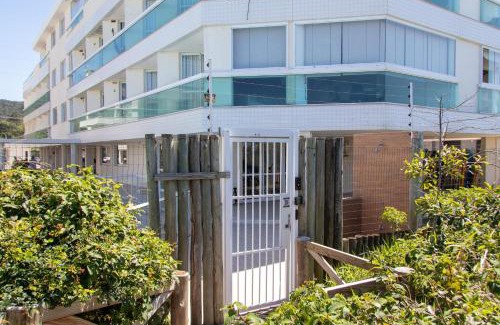 Morro das Pedras Apartment | Cozy Apartments in Florianópolis with Pool & Family Amenities