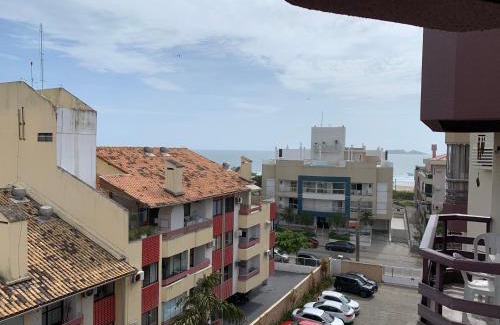 Ingleses Norte Apartment | Ocean View Apartment with Pool Access and Hot Tub