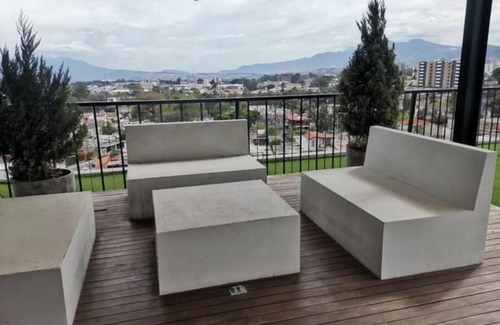 Zona 11 Apartment | Pet-Friendly Condo with Pool and Kitchen for Your Getaway