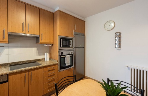 A Estrada Apartment | Cozy Apartment with Balcony in Central A Estrada