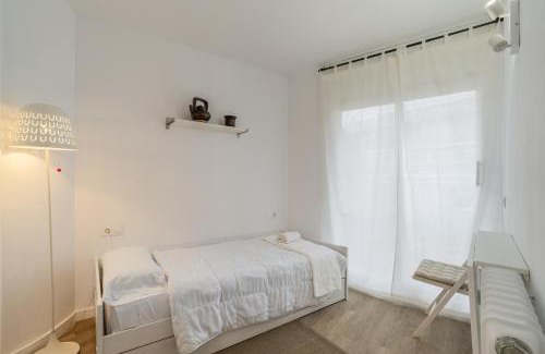 Eixample Apartment | Spacious Apartment with Two Terraces in Girona - 8.8/10 Rated