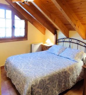 Taull Apartment | Charming Apartment with High Guest Ratings & Family-Friendly Perks