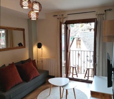 Sallent de Gallego Apartment | Enchanting Apartment in Sallent de Gállego - 9.5/10 Rated