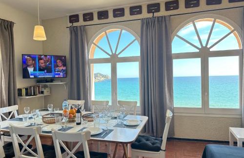 La Fosca Apartment | Beachfront Apartment with Garden & Top Guest Rating 10/10