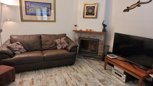 Linsoles Apartment | Serene Garden Apartment in Linsoles - Rated 9.3/10