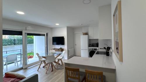 Loredo Apartment | Beautiful Apartment with Garden at Long Beach Loredo