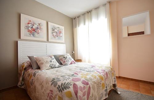 San Vicente do Grove Apartment | Pet-Friendly Apartment with Parking in San Vicente