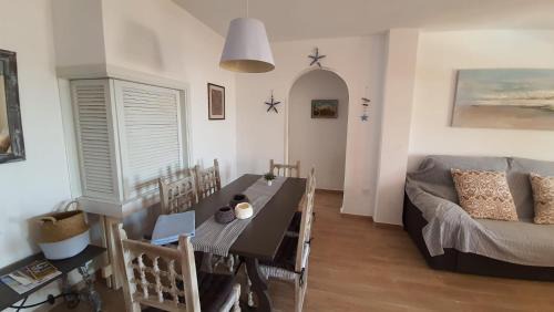 Vista de los Angeles-Rumina Apartment | Oceanfront Apartment with Pool in Mojacar Playa