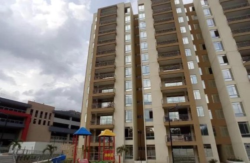 Villeta Apartment | Relaxing Apartment with Pool Near Downtown - Rated 9/10