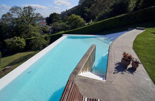 Ferrol Apartment | Beautiful Apartment with Pool and Breathtaking Ocean Views