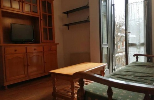 Taull Apartment | Pet-Friendly Stay at Apartamento con Terraza Herbasabina