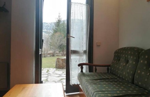Taull Apartment | Pet-Friendly Stay at Apartamento con Terraza Herbasabina
