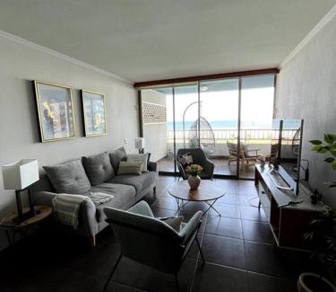 Cavancha Apartment | Oceanfront Apartment with Pool and Perfect 10 Reviews