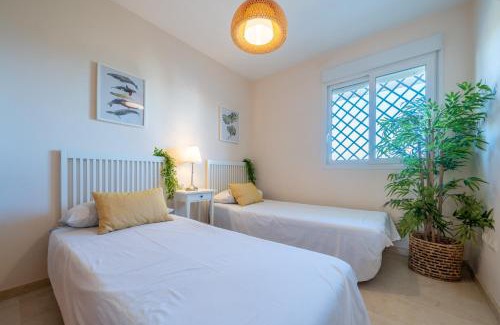 Puerto de la Duquesa Apartment | Ocean View Apartment in Manilva Playa - Star Rated 4