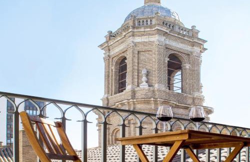 San Pablo Apartment | Scenic Apartment with Historic Views in City Center