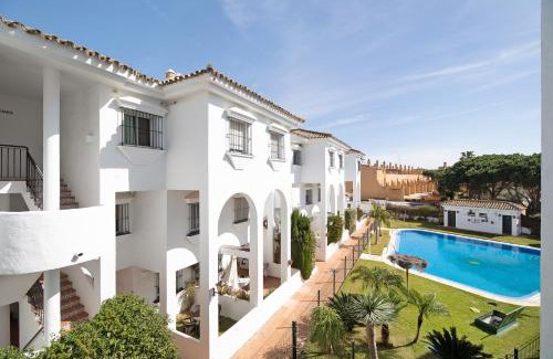 Poblado Sancti Petri Apartment | Exceptional Stay at Apartamento Costa Sancti Petri with Pool