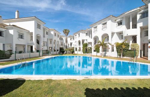 Poblado Sancti Petri Apartment | Exceptional Stay at Apartamento Costa Sancti Petri with Pool