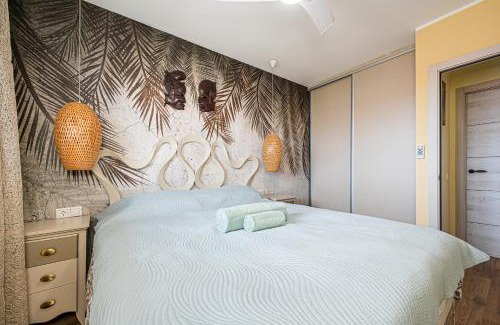 Torrevieja Apartment | Oceanfront Retreat at Apartamento Costa African - 4 Star