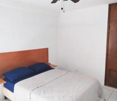 Tucacas Apartment | Apartamento Costa Brava Terraza Privada con Vista al Mar y Piscina