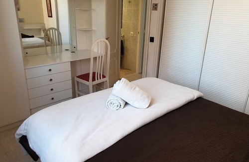 Fuengirola City Centre Hotel | Cozy Costa del Sol Beach First with Pool and Ocean Views