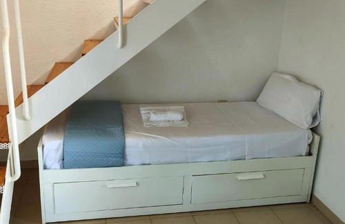 Coves Noves Apartment | Top-Rated Coves Noves Apartment with Pool & Hot Tub