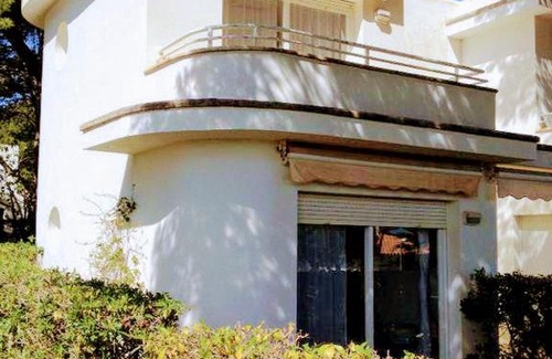 Coves Noves Apartment | Top-Rated Coves Noves Apartment with Pool & Hot Tub