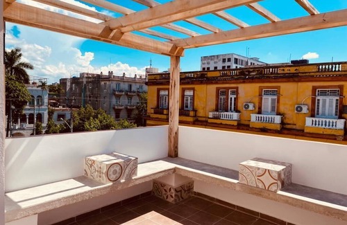 Plaza de la Revolucion Apartment | Modern Apartment Crecherié Vedado with Spa & Breakfast