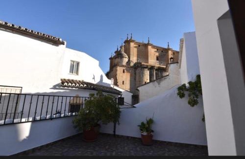 Old Town Apartment | Family-Friendly Getaway at Apartamento Daniela 1