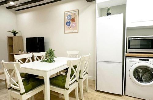 Laredo Apartment | Stylish Design Apartment in Central Laredo - Pet Friendly