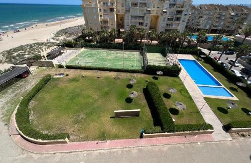 Pobles del Sud Apartment | Beachfront Valmar: Family-Friendly Retreat with Ocean View