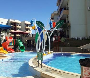 Caldas Novas Apartment | Relaxing Seasonal Apartment in Caldas Novas with Pool