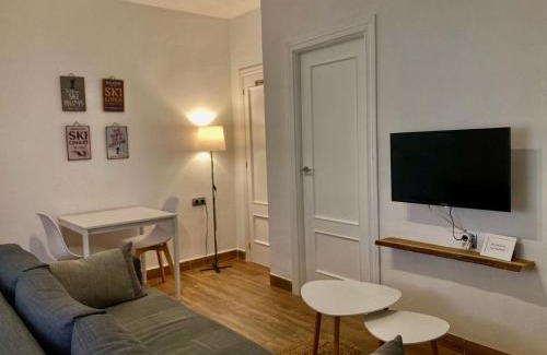 Pinos Genil Apartment | Budget-Friendly Stay at Apartamento del Río - Rated 9.5/10