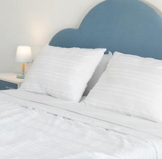 Grao de Gandia Apartment | Oceanfront Apartment Don Algodon with Pool & High Rating