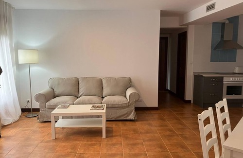 Novales Apartment | Ideal Family Retreat: Apartamento dos Dormitorios in Novales