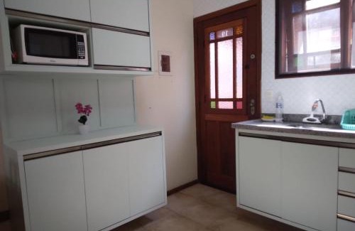 Balneario Mogiano Apartment | Perfect Getaway Duplex Just 100 Meters from Boracéia Beach