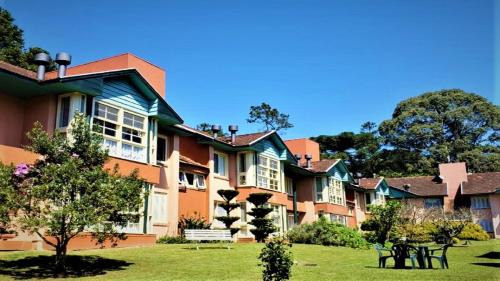 Bairro Lago Negro Apartment | Cozy Duplex Apartment Near the Lake, Rated 9.2/10
