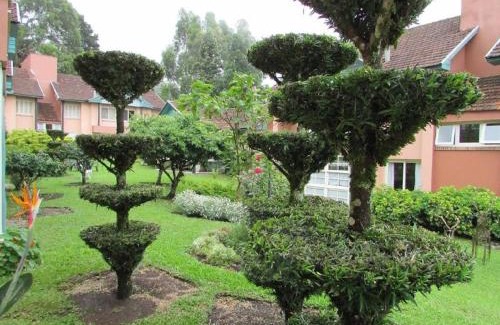 Bairro Lago Negro Apartment | Cozy Duplex Apartment Near the Lake, Rated 9.2/10