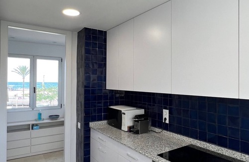 Grau i Platja Apartment | Beachfront Apartment with Ocean View & Spa Amenities