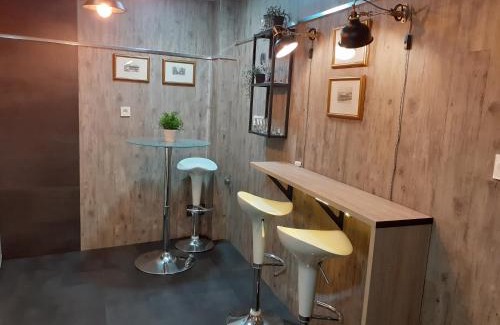 La Trinidad Apartment | Convenient E&R Málaga Centro - Free Parking & Family Friendly