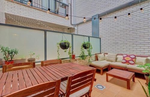 Primer Ensanche Apartment | Family-Friendly Retreat at Apartamento El Cuarto Rey