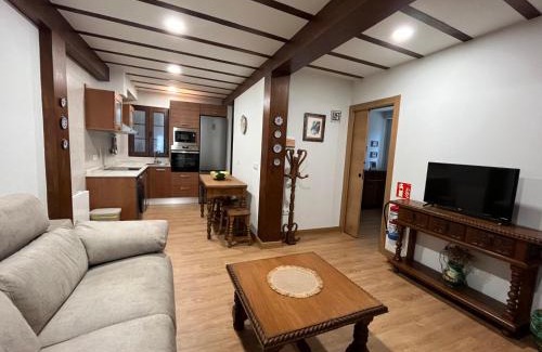 Santillana del Mar Apartment | Cozy El rincón del Gato II: Pet & Child Friendly Escape
