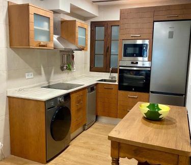 Santillana del Mar Apartment | Cozy El rincón del Gato II: Pet & Child Friendly Escape