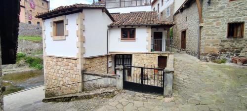 Potes Apartment | Pet-Friendly Escape at Apartamento El Nial de Potes