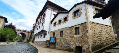 Potes Apartment | Pet-Friendly Escape at Apartamento El Nial de Potes