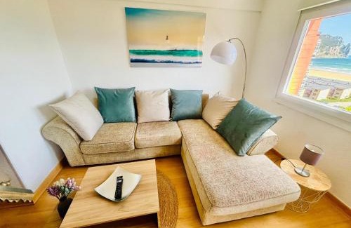 Laredo Apartment | Oceanfront Stay at Apartamento el Puntal - Laredo, Rated 9.3