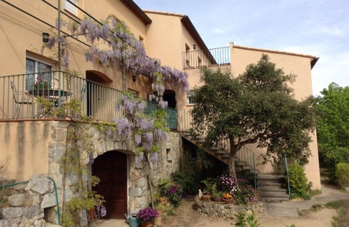 Agullana Apartment | Family-Friendly Stay at Apartamento El Suro - 8/10 Rated