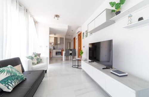 Villajoyosa Apartment | Cozy Apartments in Benidorm with Pool and Pet-Friendly Amenities