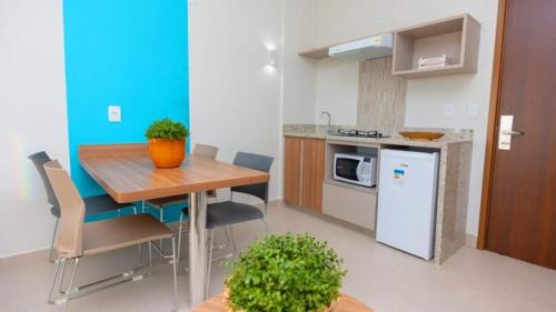 Caldas Novas Apartment | Relaxing Resort Apartment by Lago Corumbá in Caldas Novas